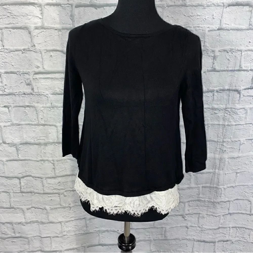 WHBM scoopneck Longsleeve top w/cross open back & lace trim W&B XS